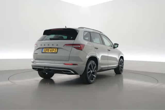 Škoda Karoq (2023) thumbnail 2