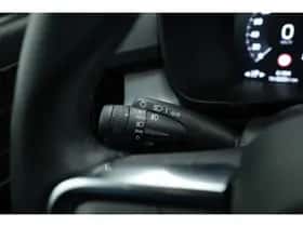 Volvo XC40 (2022) thumbnail 14