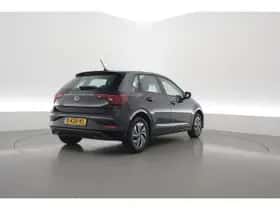 Volkswagen Polo (2023) thumbnail 2