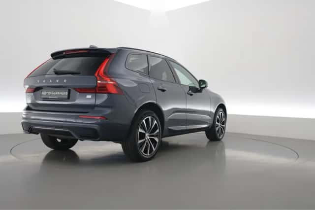 Volvo XC60 (2023) thumbnail 2