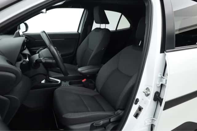 Toyota Yaris Cross (2022) thumbnail 3
