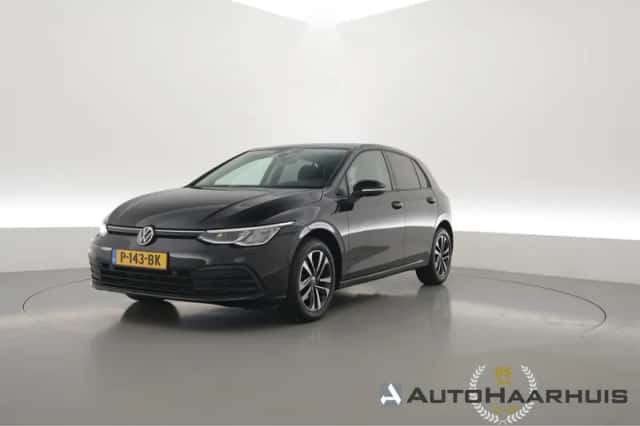 Volkswagen Golf (2021) thumbnail 1