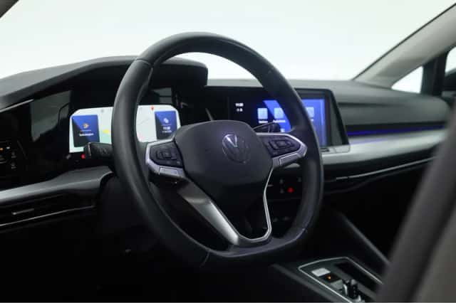 Volkswagen Golf (2024) thumbnail 6