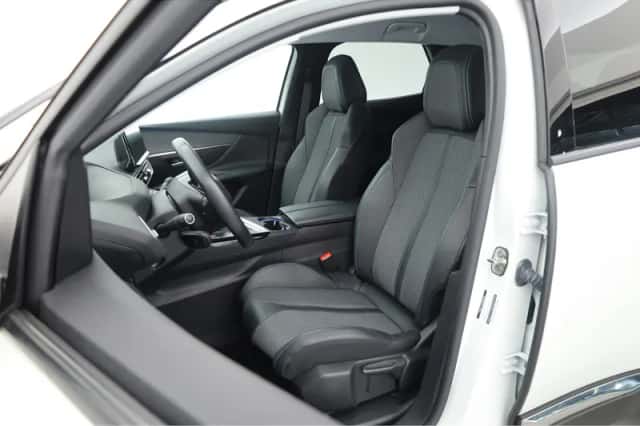 Peugeot 3008 (2021) thumbnail 3