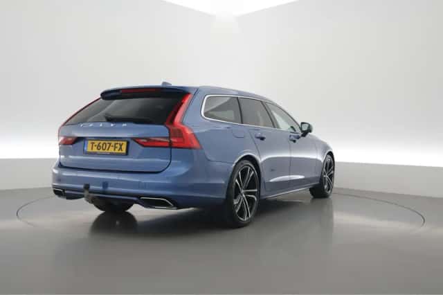 Volvo V90 (2019) thumbnail 2