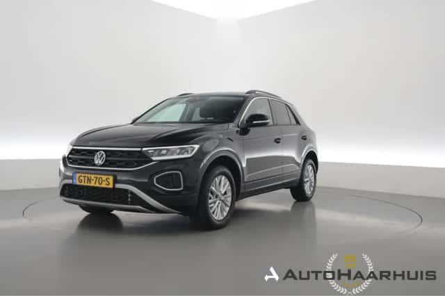 Volkswagen T-Roc (2024) thumbnail 1