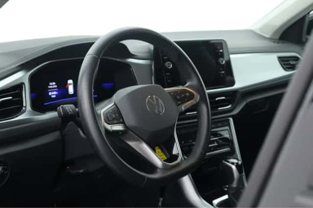Volkswagen T-Roc (2024) thumbnail 5