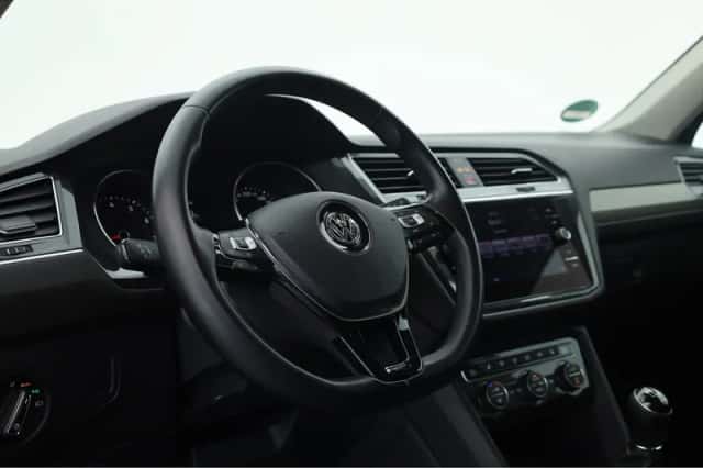 Volkswagen Tiguan (2019) thumbnail 6