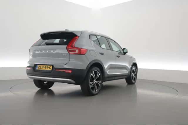 Volvo XC40 (2024) thumbnail 2
