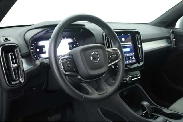 Volvo XC40 (2024) thumbnail 5
