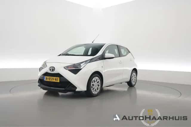 Toyota Aygo (2021) thumbnail 1