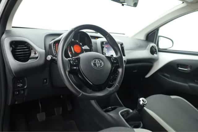 Toyota Aygo (2021) thumbnail 5