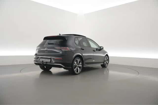 Volkswagen Golf (2026) thumbnail 2
