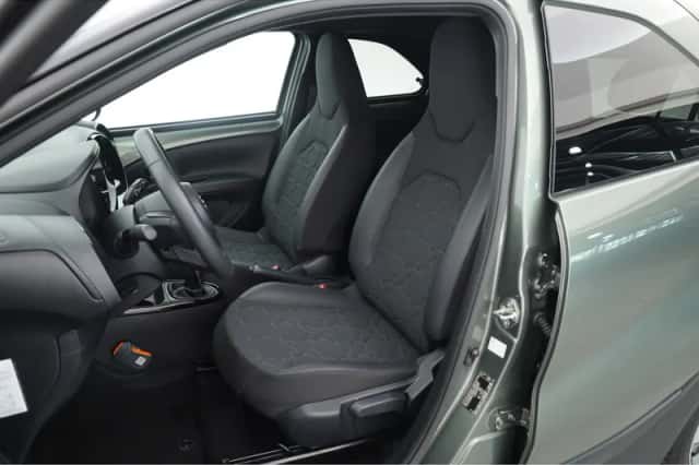 Toyota Aygo (2023) thumbnail 3