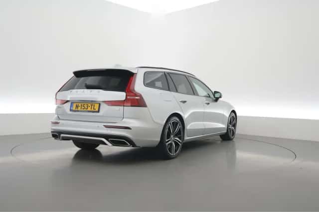 Volvo V60 (2022) thumbnail 2