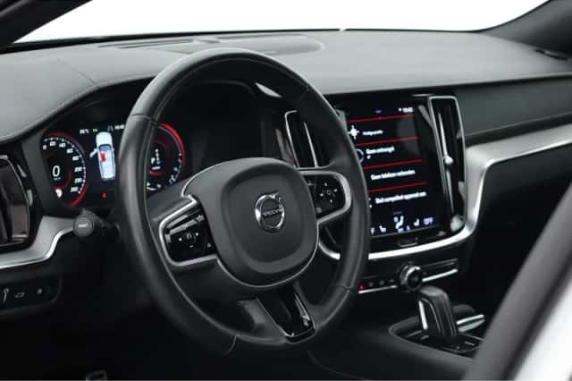 Volvo V60 (2022) thumbnail 6