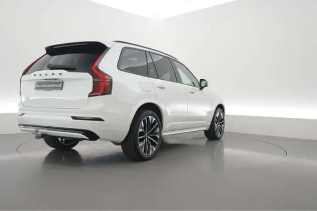 Volvo XC90 (2025) thumbnail 2