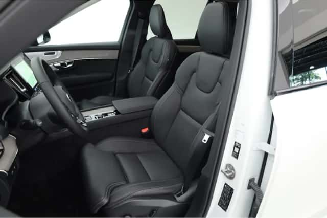 Volvo XC90 (2025) thumbnail 3