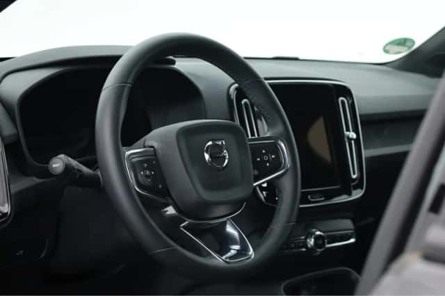 Volvo XC40 (2023) thumbnail 5