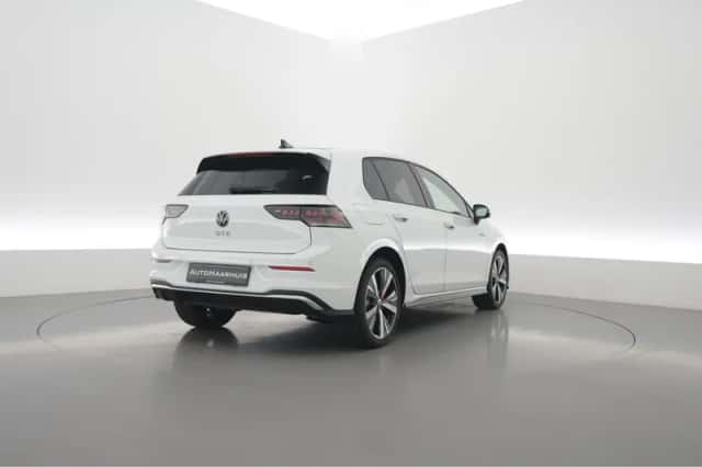 Volkswagen Golf (2026) thumbnail 2