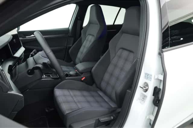 Volkswagen Golf (2026) thumbnail 3
