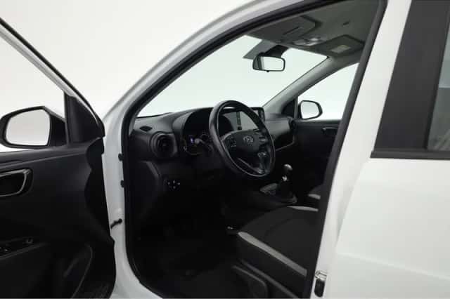 Hyundai i10 (2022) thumbnail 5