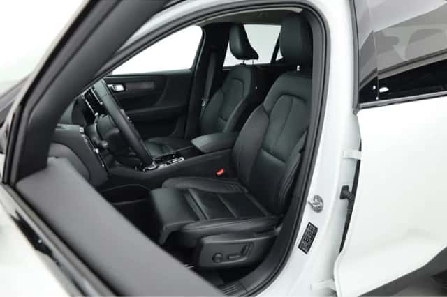 Volvo XC40 (2022) thumbnail 3
