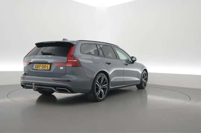 Volvo V60 (2022) thumbnail 2