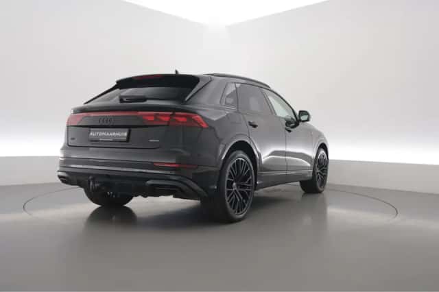 Audi Q8 (2024) thumbnail 2