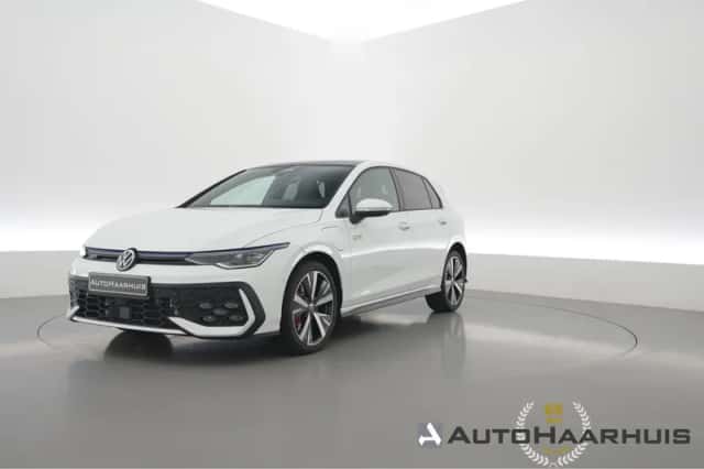Volkswagen Golf (2026) thumbnail 1