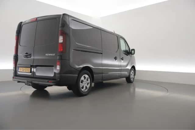 Renault Trafic (2024) thumbnail 2