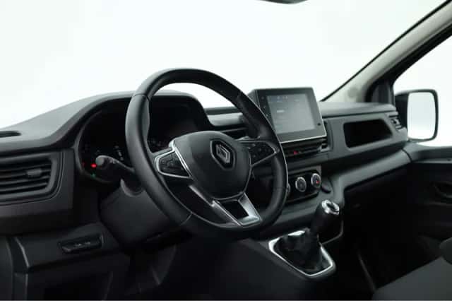 Renault Trafic (2024) thumbnail 5