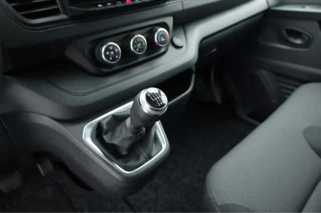 Renault Trafic (2024) thumbnail 6