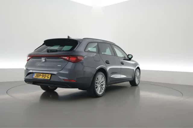 SEAT Leon (2025) thumbnail 2