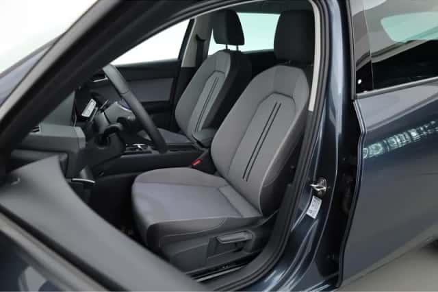 SEAT Leon (2025) thumbnail 3