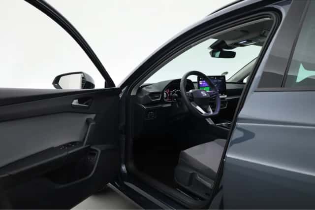 SEAT Leon (2025) thumbnail 6