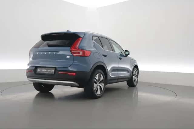 Volvo XC40 (2022) thumbnail 2