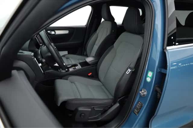 Volvo XC40 (2022) thumbnail 3