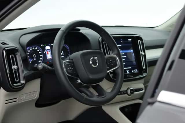 Volvo XC40 (2022) thumbnail 5