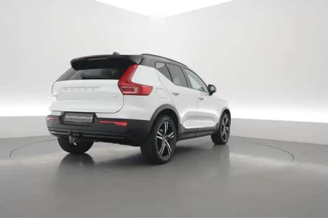 Volvo XC40 (2021) thumbnail 2