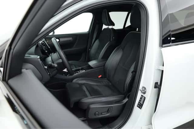 Volvo XC40 (2021) thumbnail 3