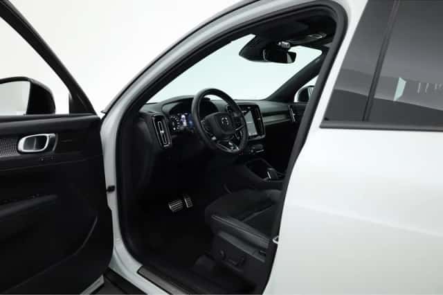 Volvo XC40 (2021) thumbnail 5
