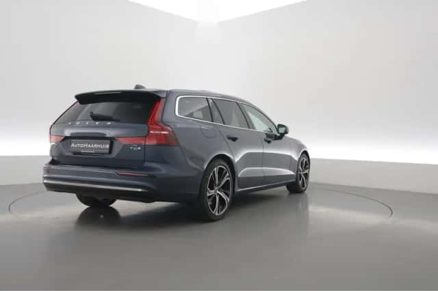 Volvo V60 (2025) thumbnail 2