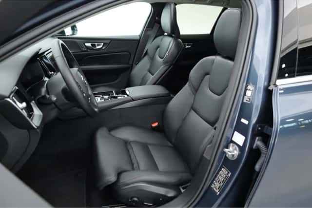 Volvo V60 (2025) thumbnail 3