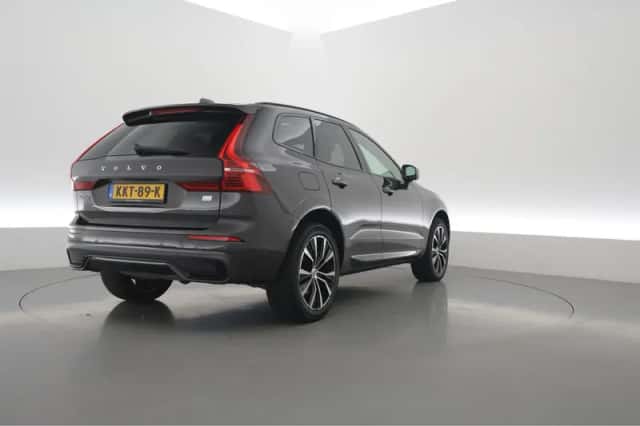 Volvo XC60 (2023) thumbnail 2
