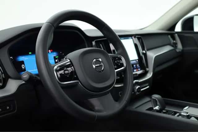 Volvo XC60 (2023) thumbnail 6