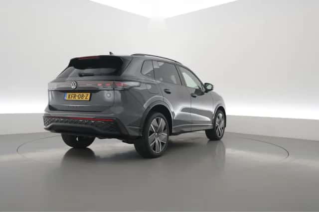 Volkswagen Tiguan (2026) thumbnail 2