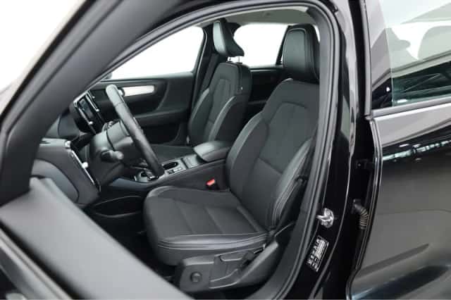 Volvo XC40 (2019) thumbnail 3