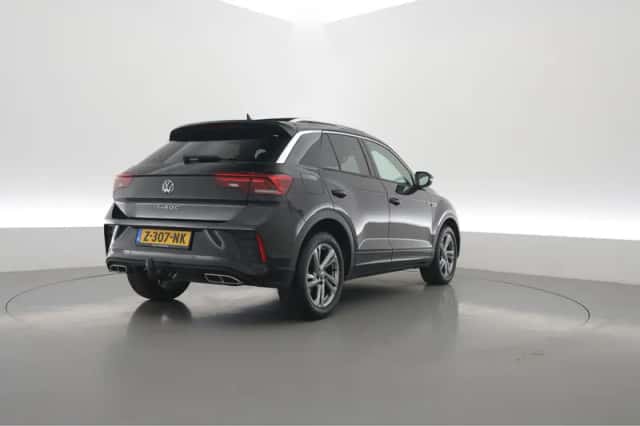 Volkswagen T-Roc (2023) thumbnail 2