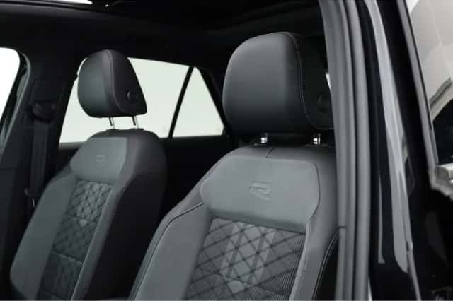 Volkswagen T-Roc (2023) thumbnail 5